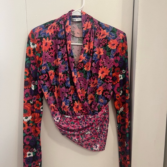 Zara Printed Shoulder Pad Top - Picture 3 of 4